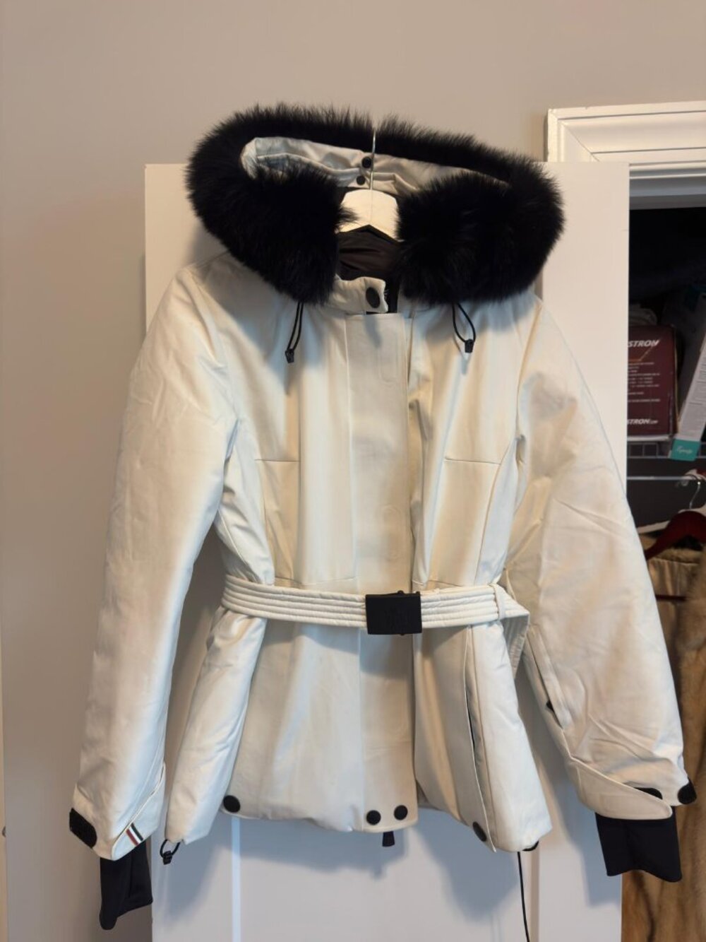 Moncler Grenoble White Down Ski Jacket Removable Fur Hood Belt